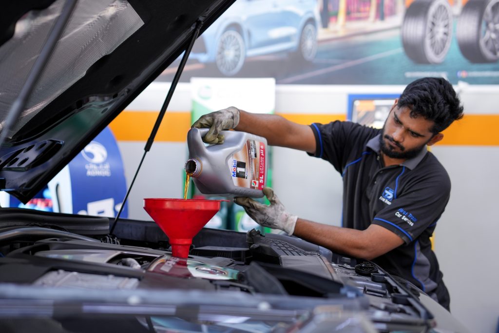 Hot Weather, Hot Engines: Common Oil Problems Dubai Drivers Face Year-Round